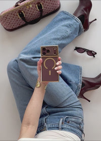 ["Elite", "Collection", "-", "SQUARE®", "Gilded", "Crystal", "Clear", "Gold", "iPhone", "Case"]